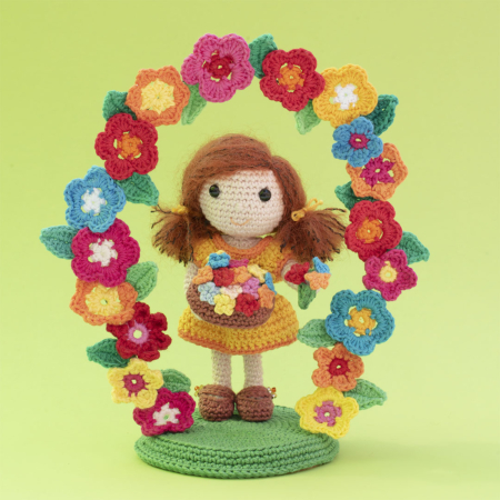 crochet doll with floral arch, crochet pattern, pattern, crochet, diy, flowers,